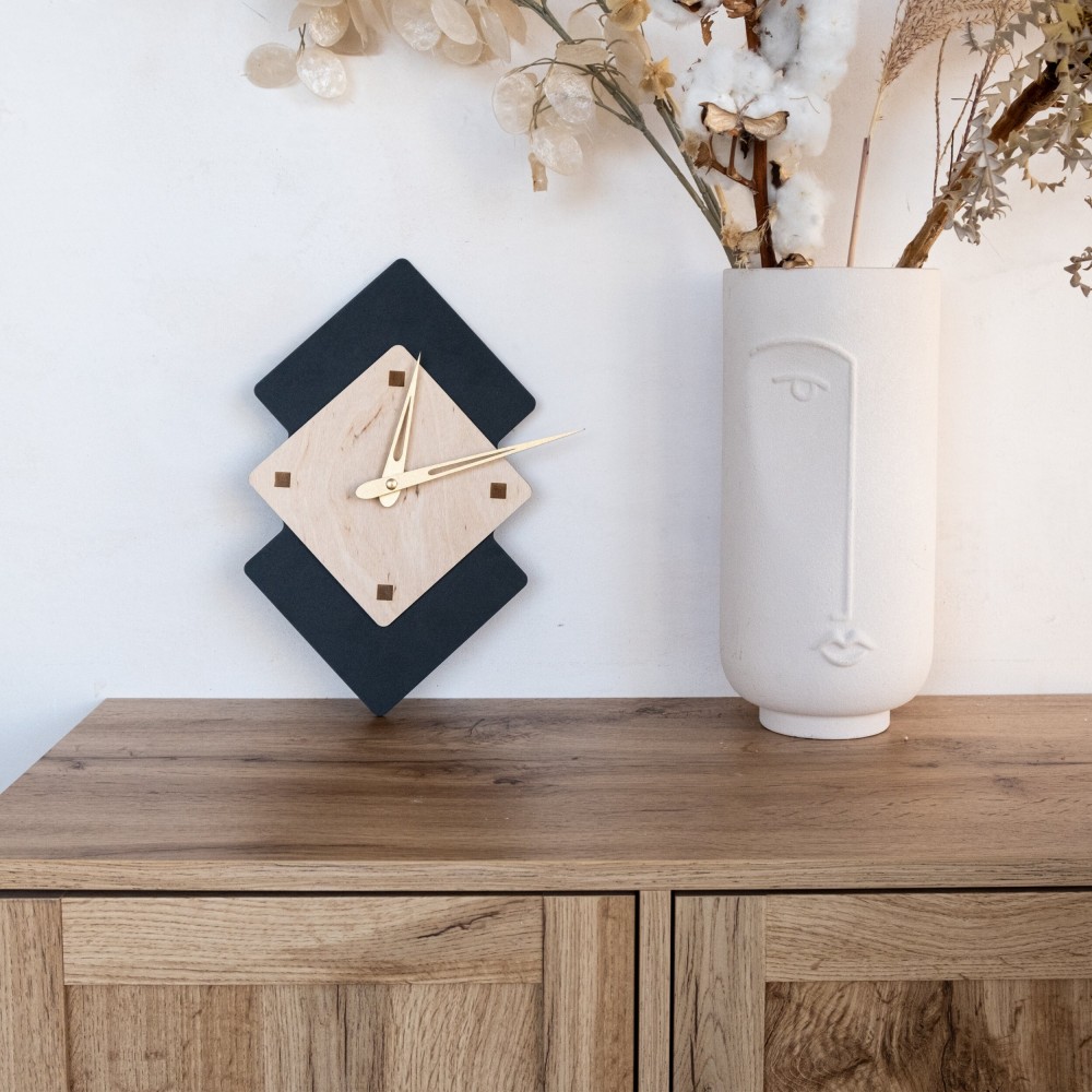 Horizontal geometric clock